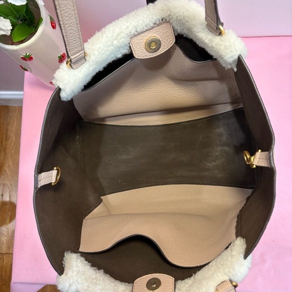 Tory Burch McGraw Shearling Carryall Shoulder Bag with Dust Bag - Picture 13 of 16